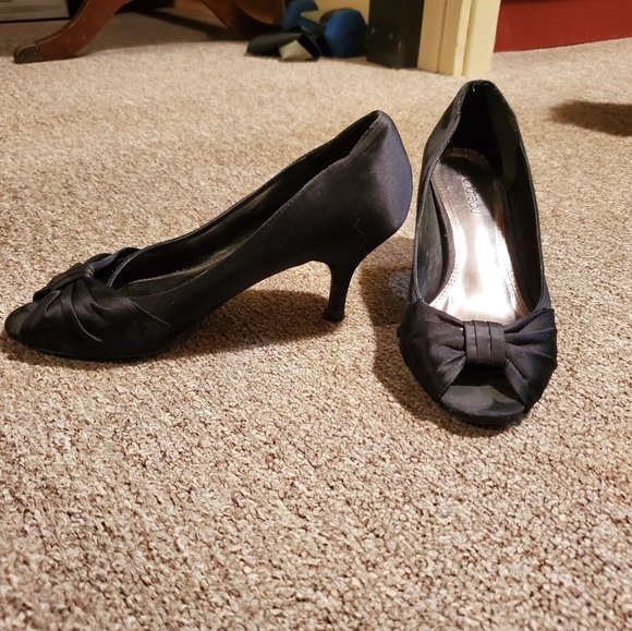 Shoes - Picture 3 of 5